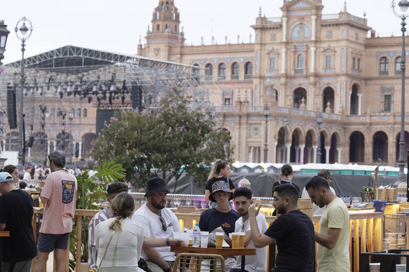 Concierto de Bizarrap en la Plaza de España para el Icónica Sevilla Fest