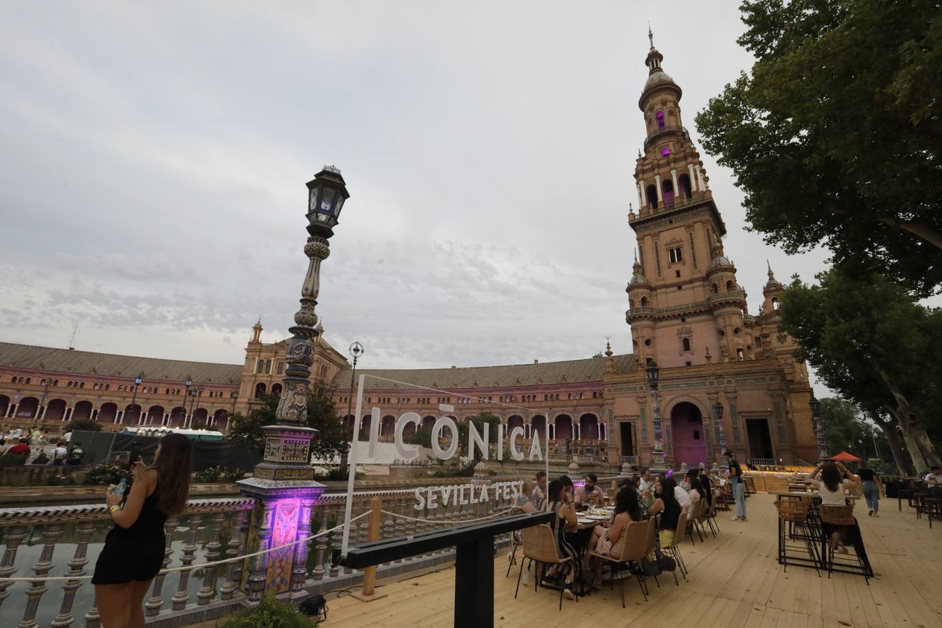 Concierto de Bizarrap en la Plaza de España para el Icónica Sevilla Fest