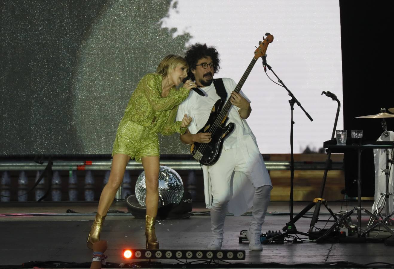 Ana Torroja llenó el escenario y animó al público a bailar al ritmo de sus temas