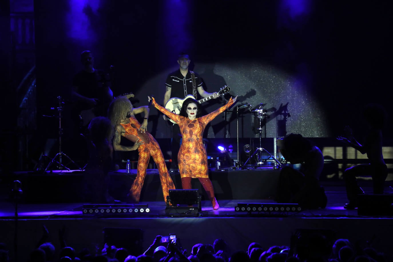 La actuación de Fangoria en Icónica Sevilla Fest fue un auténtico huracán electropop