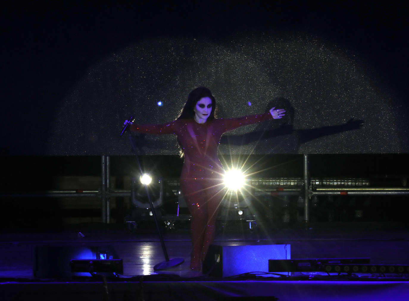 La actuación de Fangoria en Icónica Sevilla Fest fue un auténtico huracán electropop