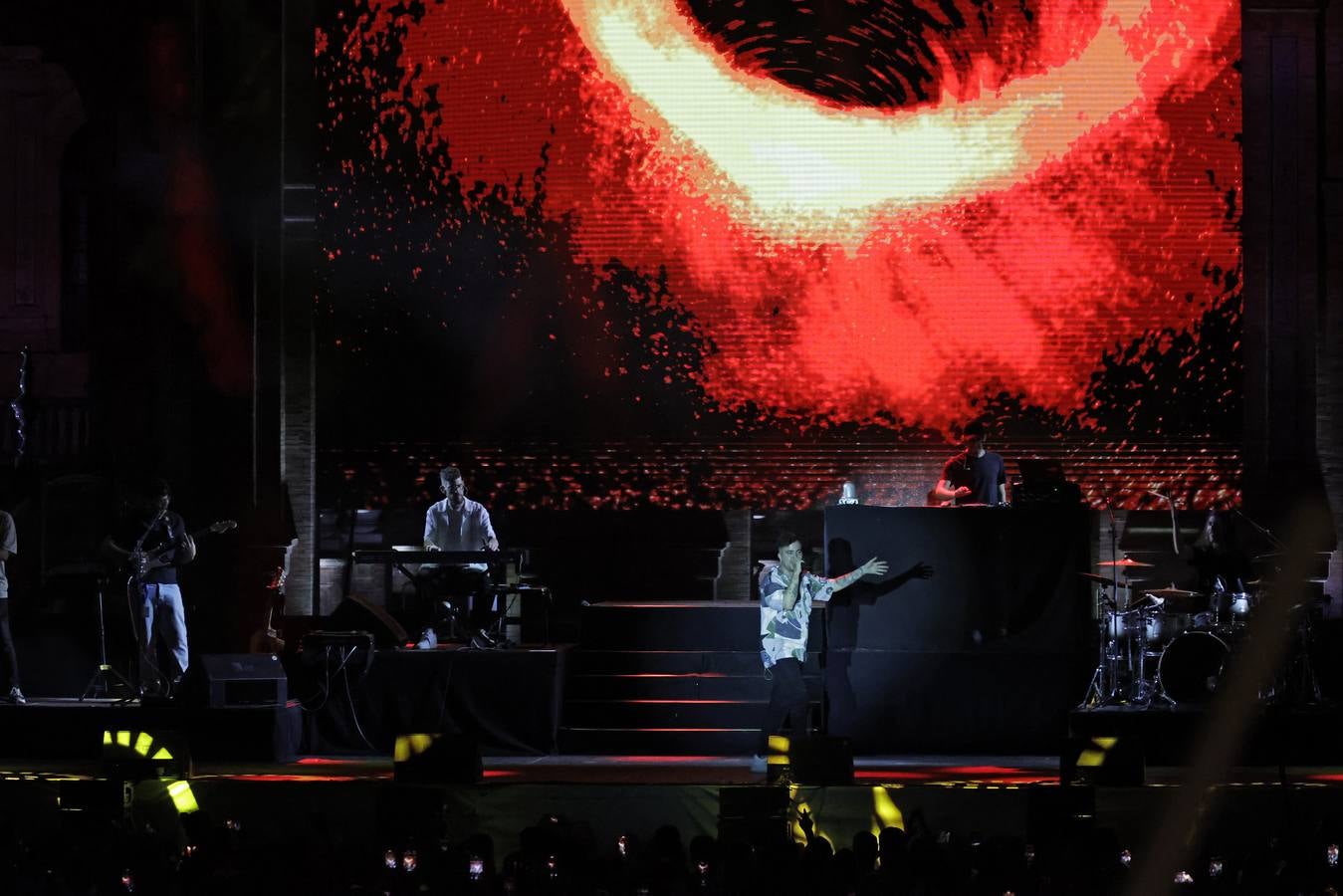 Beret presentó nuevo disco en Sevilla y repasó sus temas clásicos