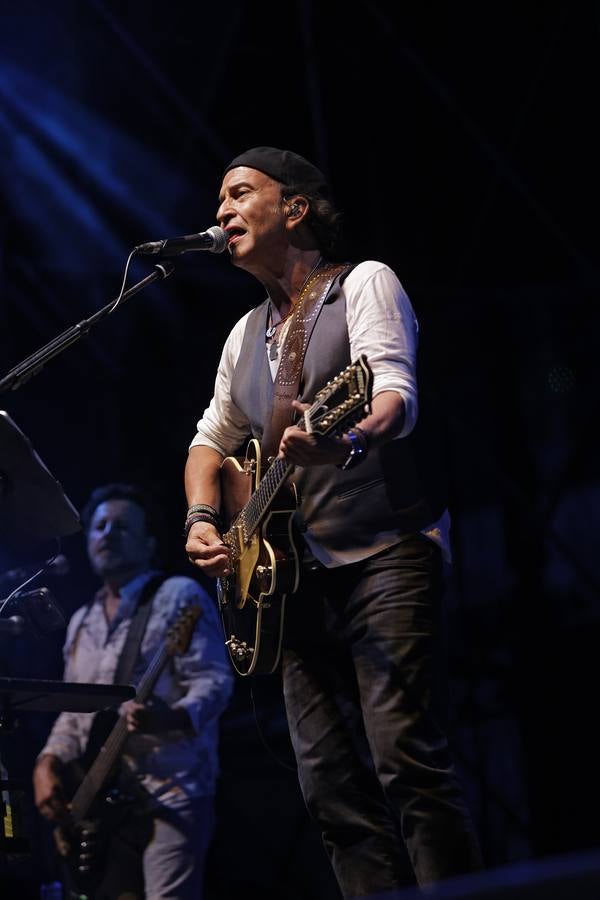 Mucho público en el doble concierto de este domingo en el Icónica, con Loquillo y Los Secretos 