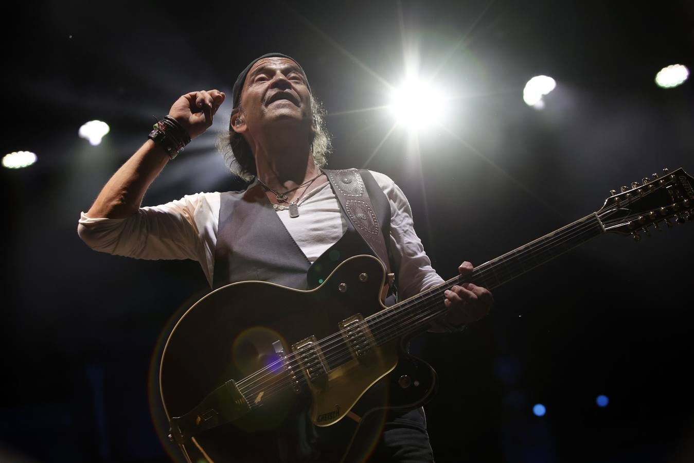 Mucho público en el doble concierto de este domingo en el Icónica, con Loquillo y Los Secretos 