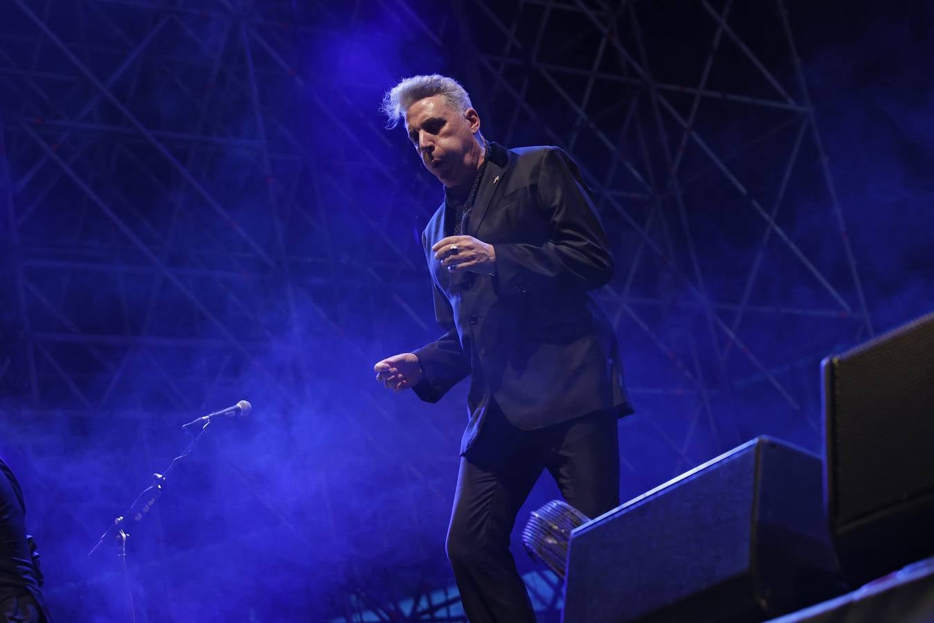 Mucho público en el doble concierto de este domingo en el Icónica, con Loquillo y Los Secretos 