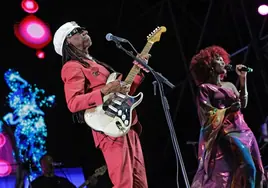 Nile Rodgers, el rey Midas del pop que invita a bailar en una noche Icónica