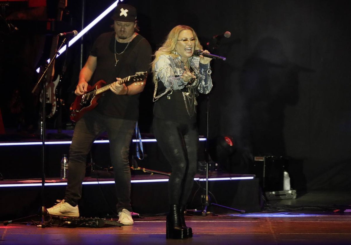 Anastacia, en el arranque del show