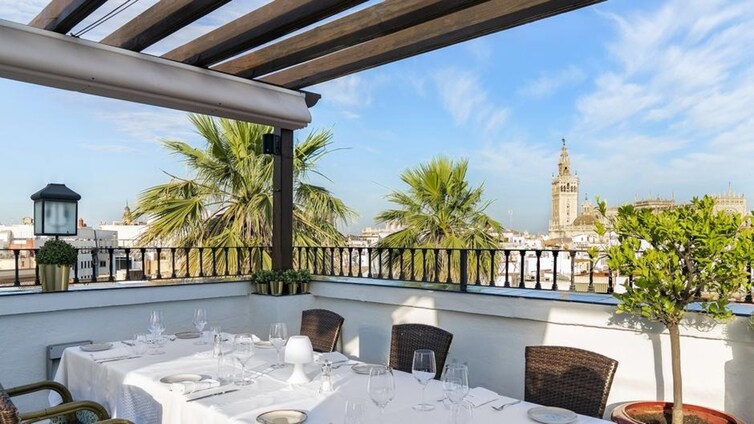 Rooftops de Sevilla: las mejores azoteas de la ciudad que te salvarán de esta ola de calor