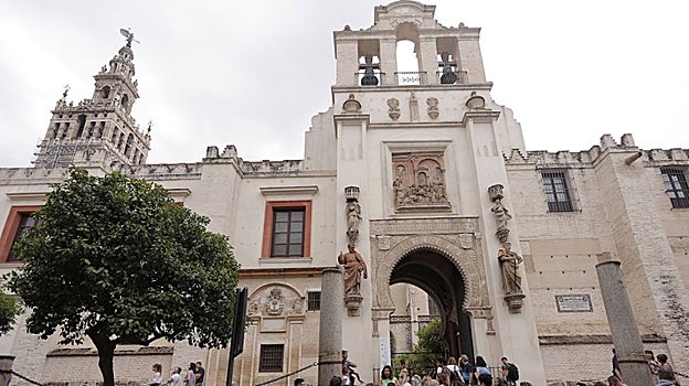Puerta del Patio de los Naranjos de la Catedral