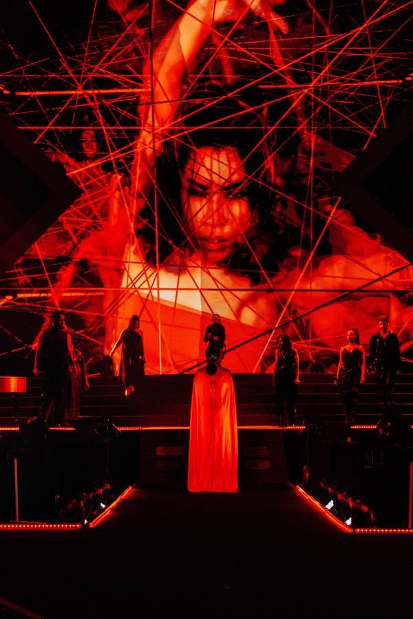 La cantante italiana actuó durante más de dos horas en su primer concierto ante el público sevillano