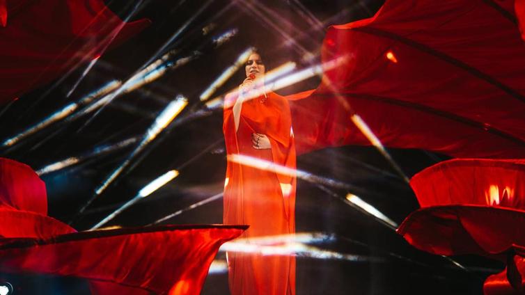 Sevilla abre las puertas a Laura Pausini y su mensaje de amor y lucha