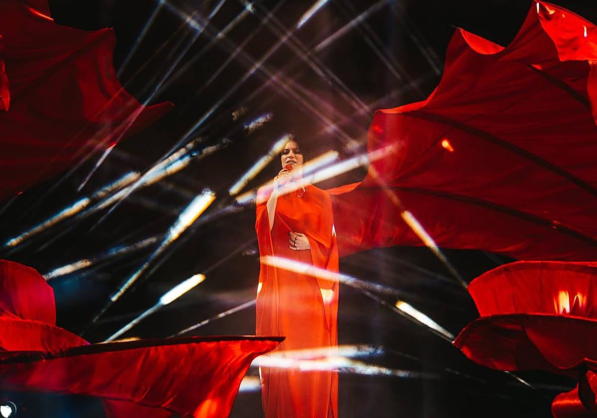 Laura Pausini, espectacular, en los primeros compases de su concierto en Sevilla