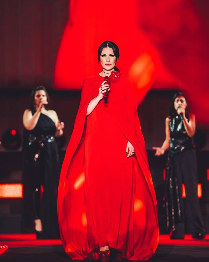 La cantante italiana actuó durante más de dos horas en su primer concierto ante el público sevillano