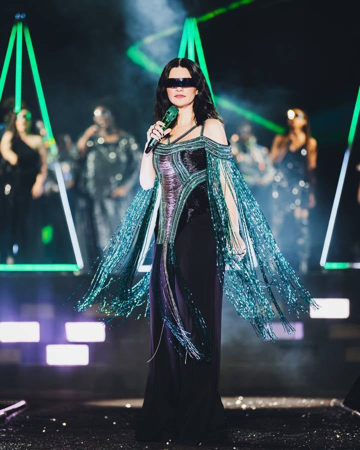 La cantante italiana actuó durante más de dos horas en su primer concierto ante el público sevillano