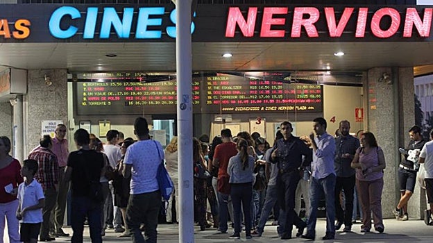 Imagen de archivo de las taquillas del cine de Nervión Plaza