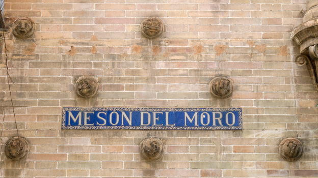 La casa de las Conchas, calle Mesón del Moro