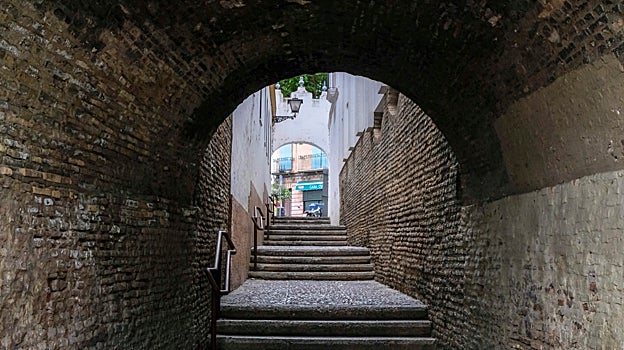 Esquina de la calle Callao con la calle Castilla, vista desde el interior del Callejón de la Inquisición