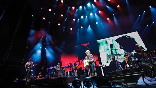 Joaquín Sabina, durante su concierto en la Maestranza