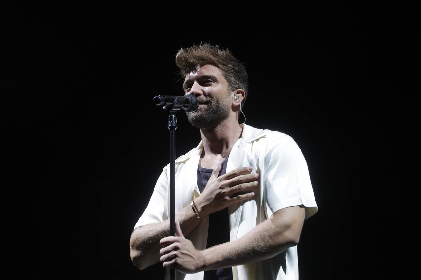 Pablo Alborán hizo un repaso por todos sus temas, coreados siempre por el público