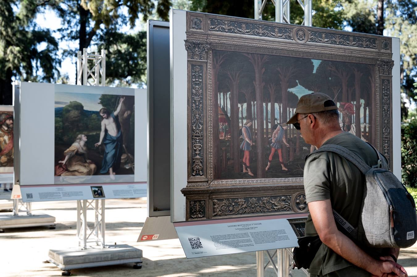 Momento de la inauguración este viernes de la exposición 'El Prado en las calles'