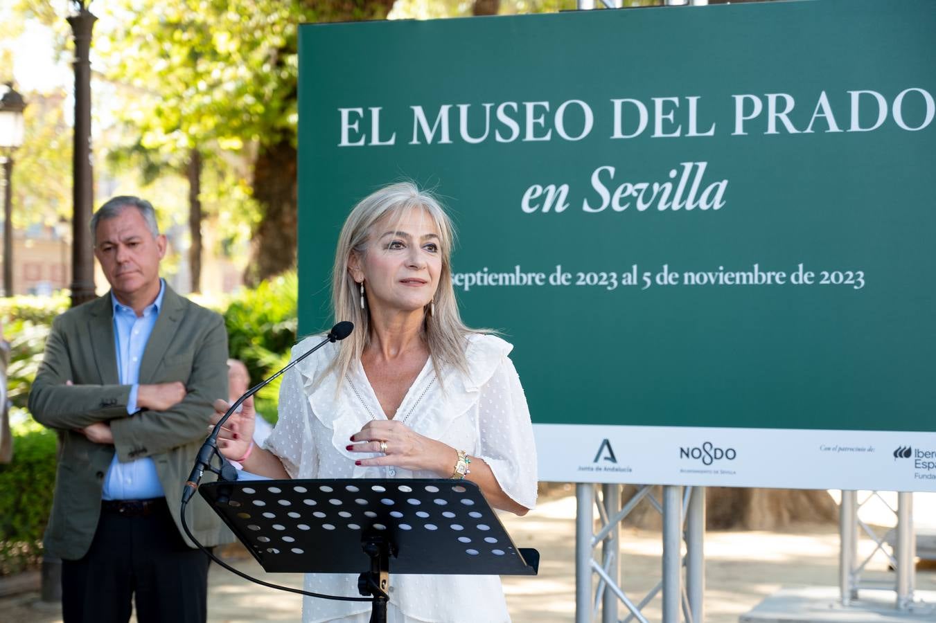 Momento de la inauguración este viernes de la exposición 'El Prado en las calles'