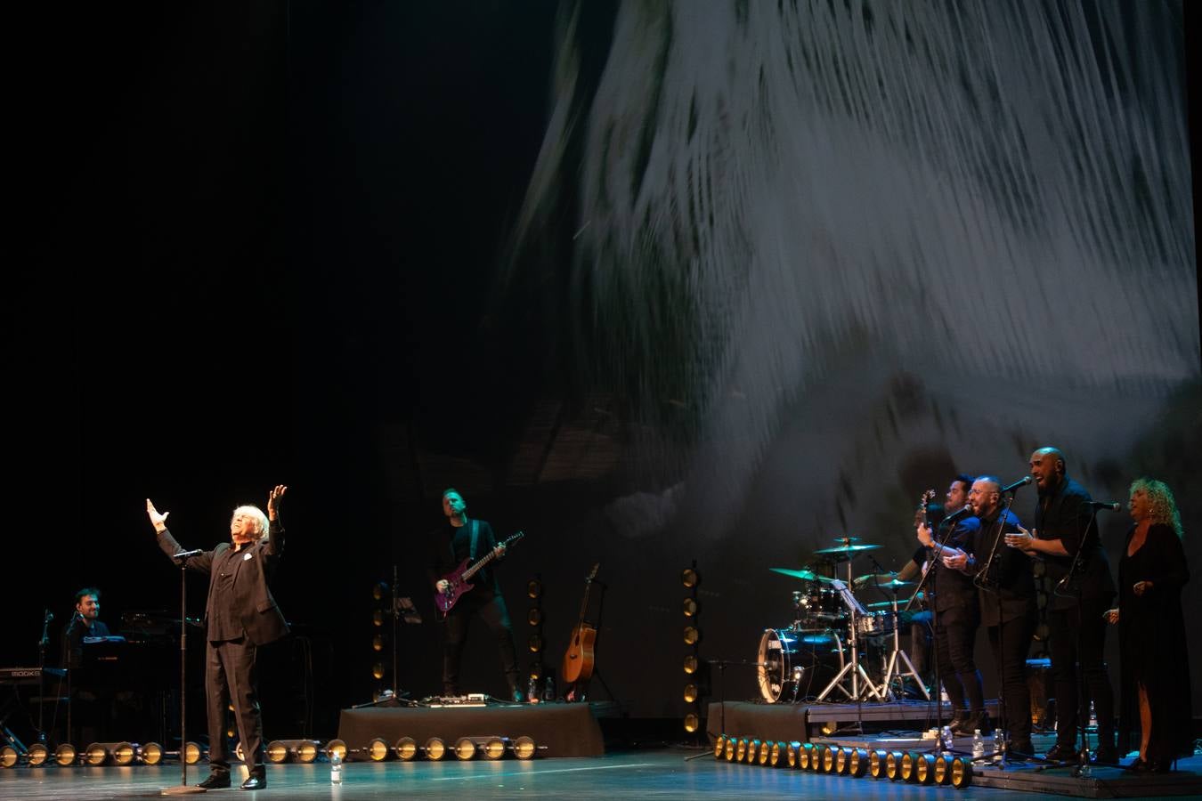 Momento del concierto de José Mercé en el Cartuja Center en Sevilla 