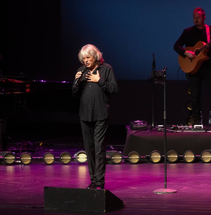 Momento del concierto de José Mercé en el Cartuja Center en Sevilla 