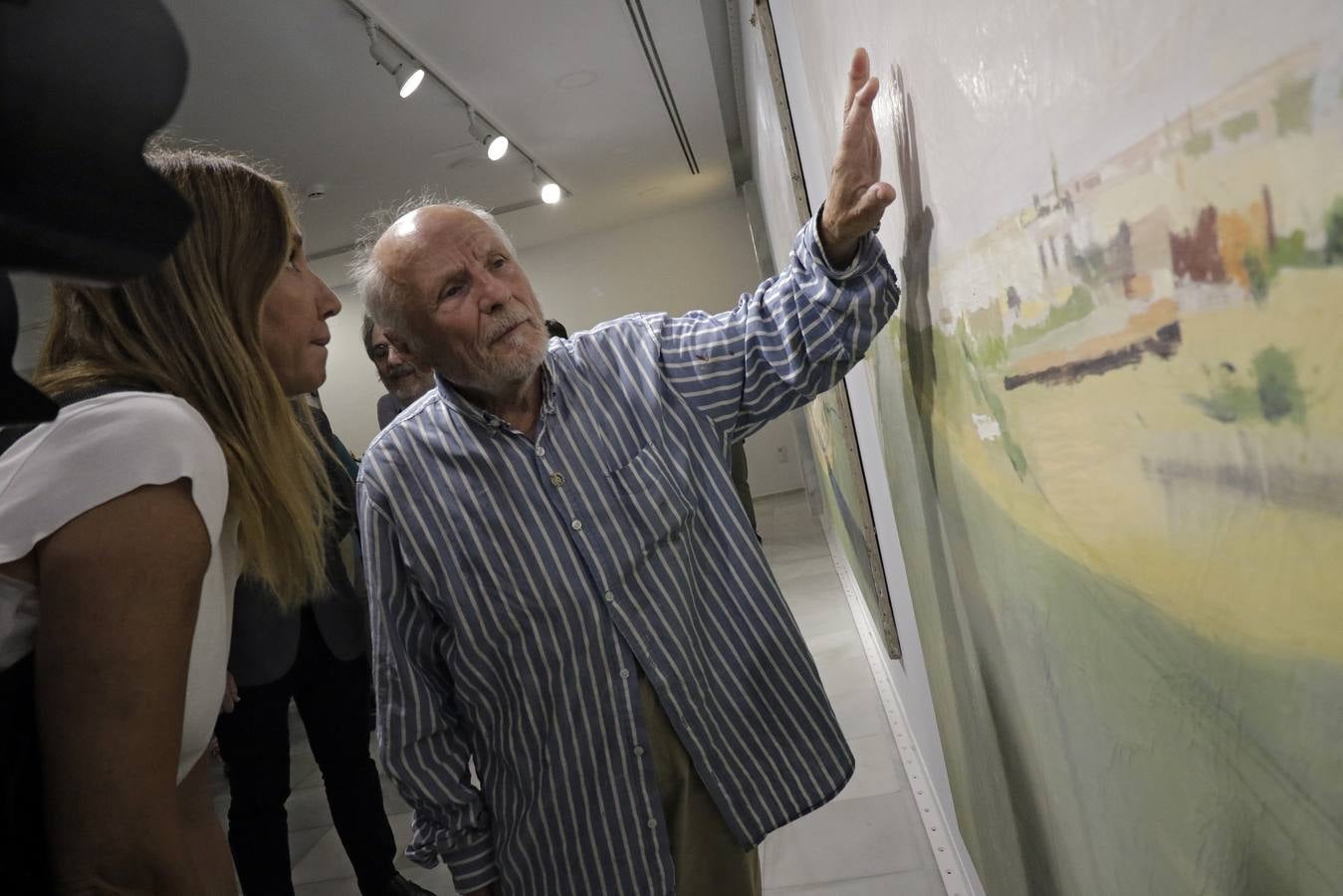 Momento en el que Antonio López inaugura la exposición 'Arquitecturas en proceso'