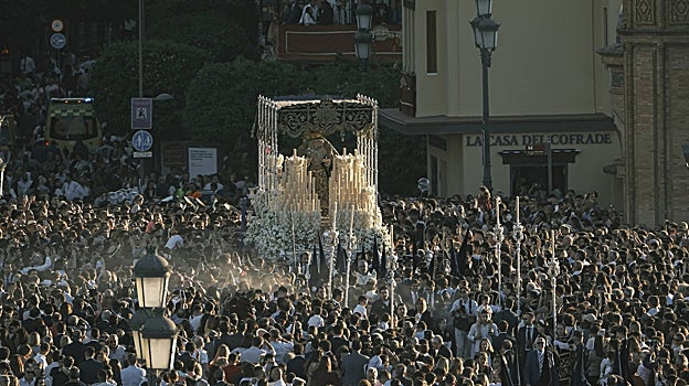 La Estrella por el puente de Triana