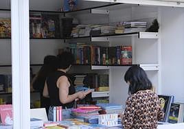 Guía de la Feria del Libro de Sevilla 2023: horarios, mapa, programación y autores