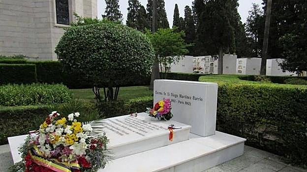 Tumba de Diego Martínez Barrio