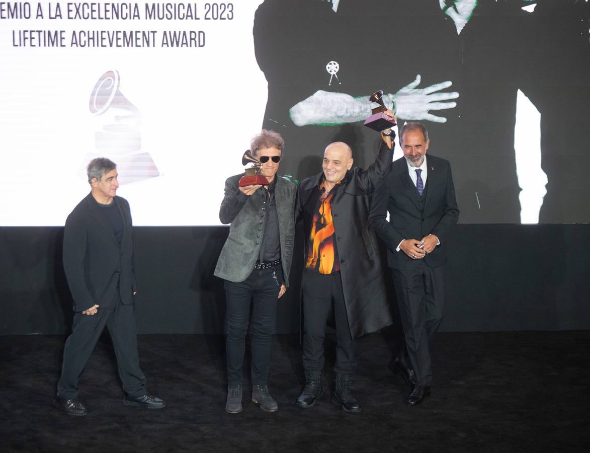 La alfombra roja de la gala a la Excelencia Musical de los Latin Grammy 