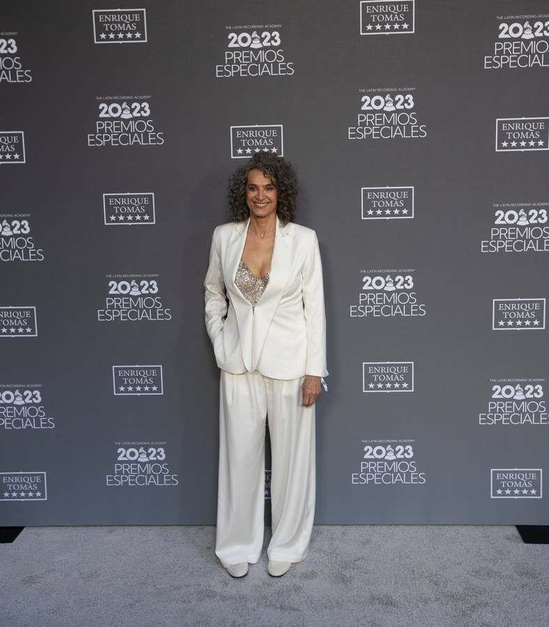 La alfombra roja de la gala a la Excelencia Musical de los Latin Grammy 