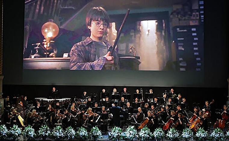 Tributos a Tina Turner y Queen, música de cine y una fiesta swing en el Teatro de la Maestranza de Sevilla