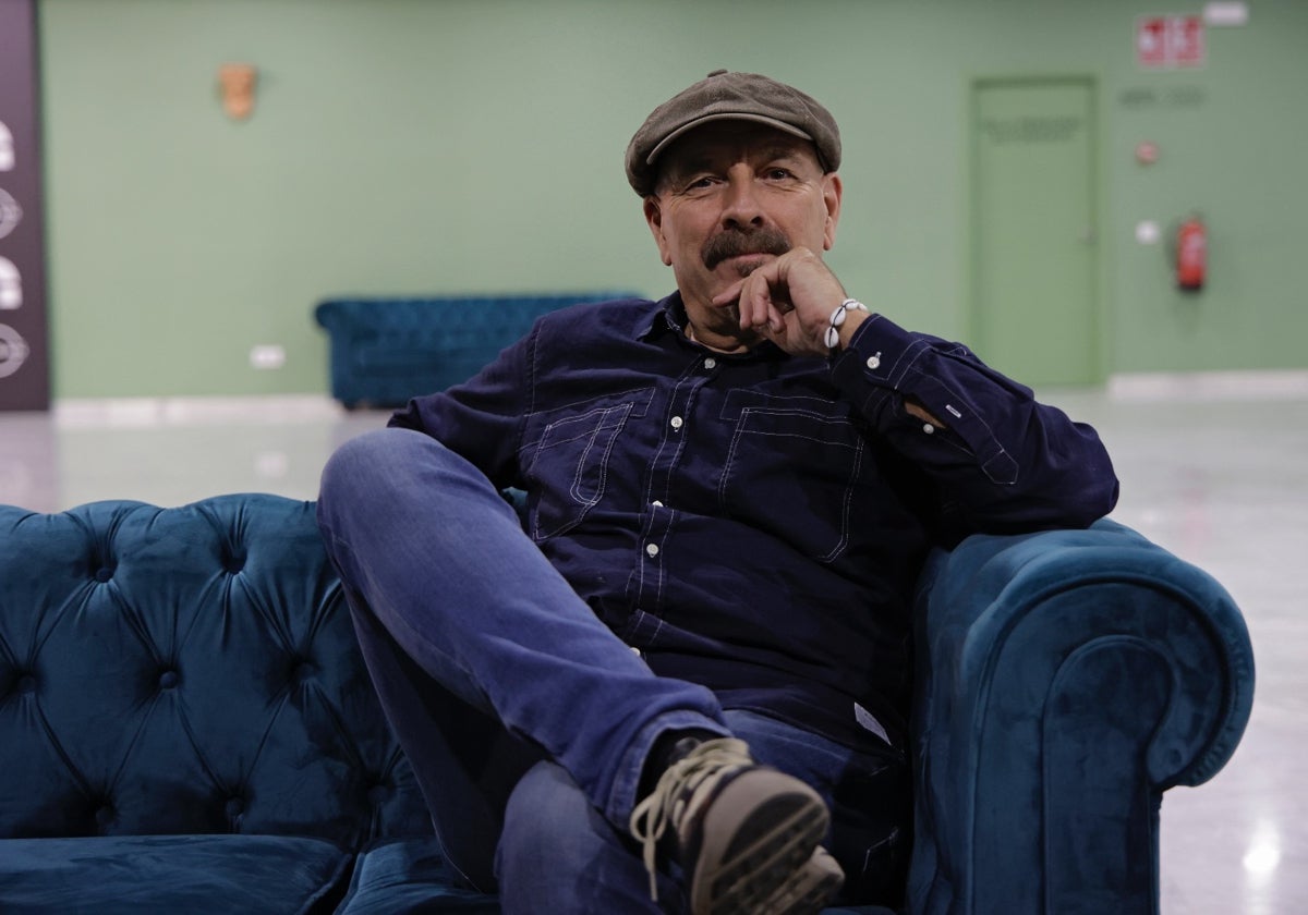 Javier Ruibal regresa a los 50 con 'Saturno Cabaret', un relato de una época hecho disco