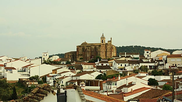 Esta ruta discurre por el término municipal de la localidad sevillana de El Castillo de las Guardas