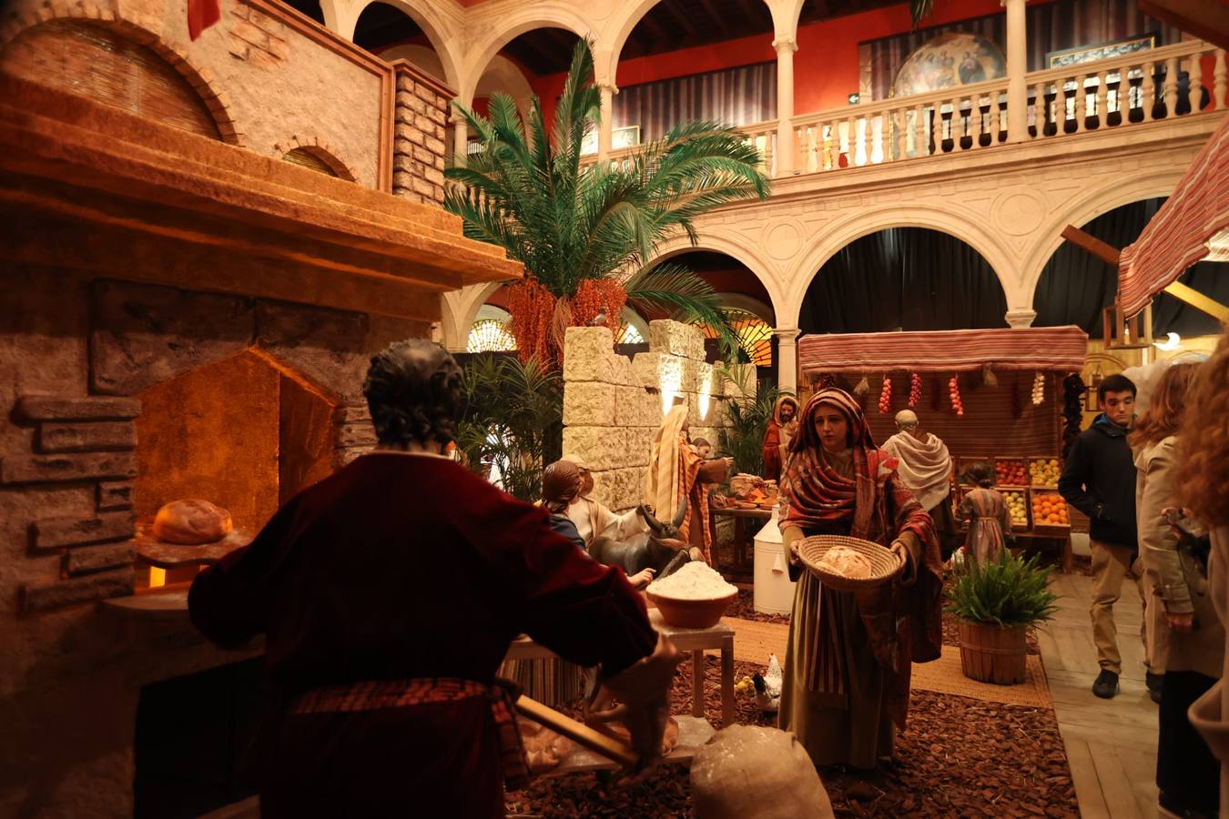 Las imágenes provienen de hermandades de toda Andalucía y de colecciones particulares