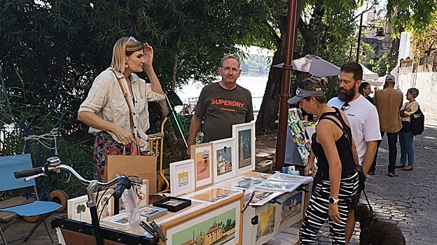 Uno de los puestos del 'Paseo de Arte'