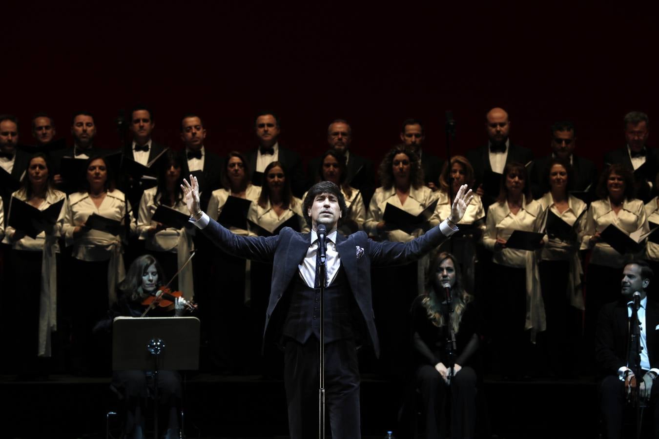 Imágenes del concierto de Manuel Lombo en el Maestranza de Sevilla