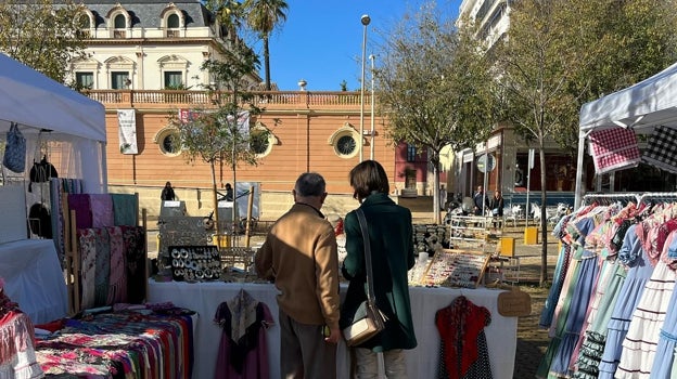 Imagen de uno de los puestos del mercadillo de la Alameda