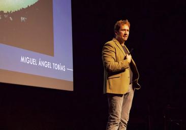 Miguel Ángel Tobías presenta en Cartuja Center de Sevilla 'Renacer', una reflexión sobre la vida