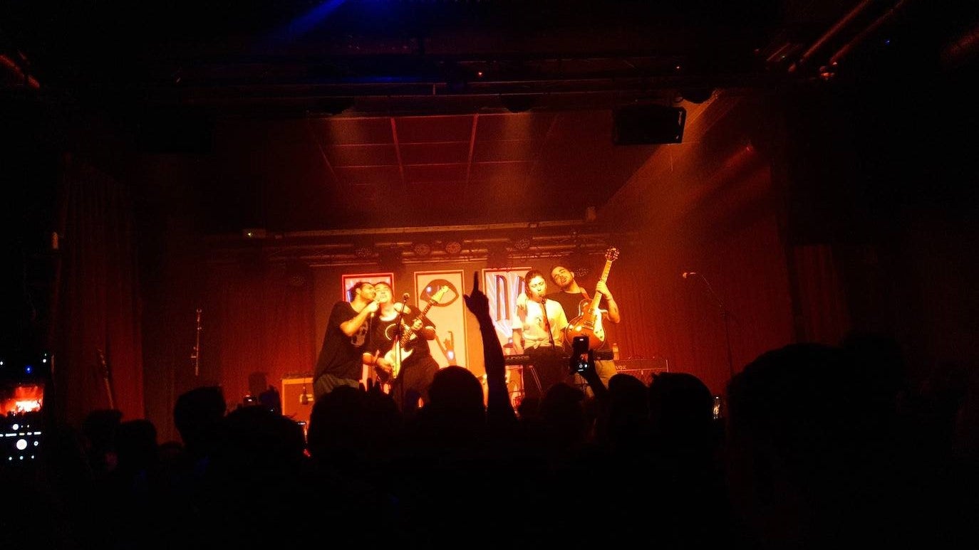 Niña Polaca en uno de los momentos del concierto en la Sala X de Sevilla