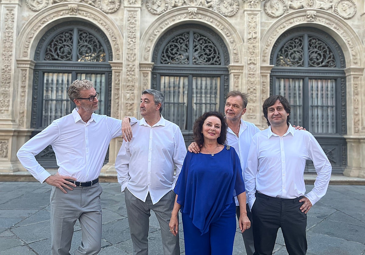 Los integrantes del quinteto Tótem Ensemble, que actúa este domingo en Espacio Turina