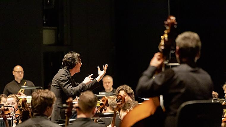 Crítica de Gran Selección de Teodor Currentzis en el FeMÀS: El señor de los sonidos