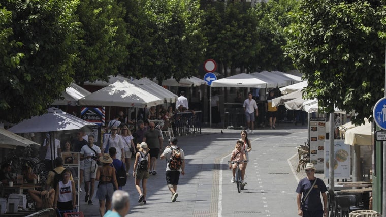 La calle San Jacinto es una de las vías principales del barrio de Triana