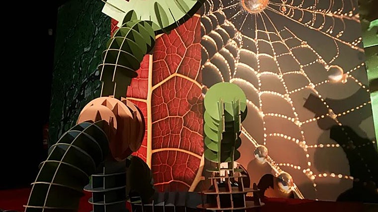 En las instalaciones del Caixaforum los más pequeños pueden disfrutar de este taller en el que se mezclan la geometría y el arte