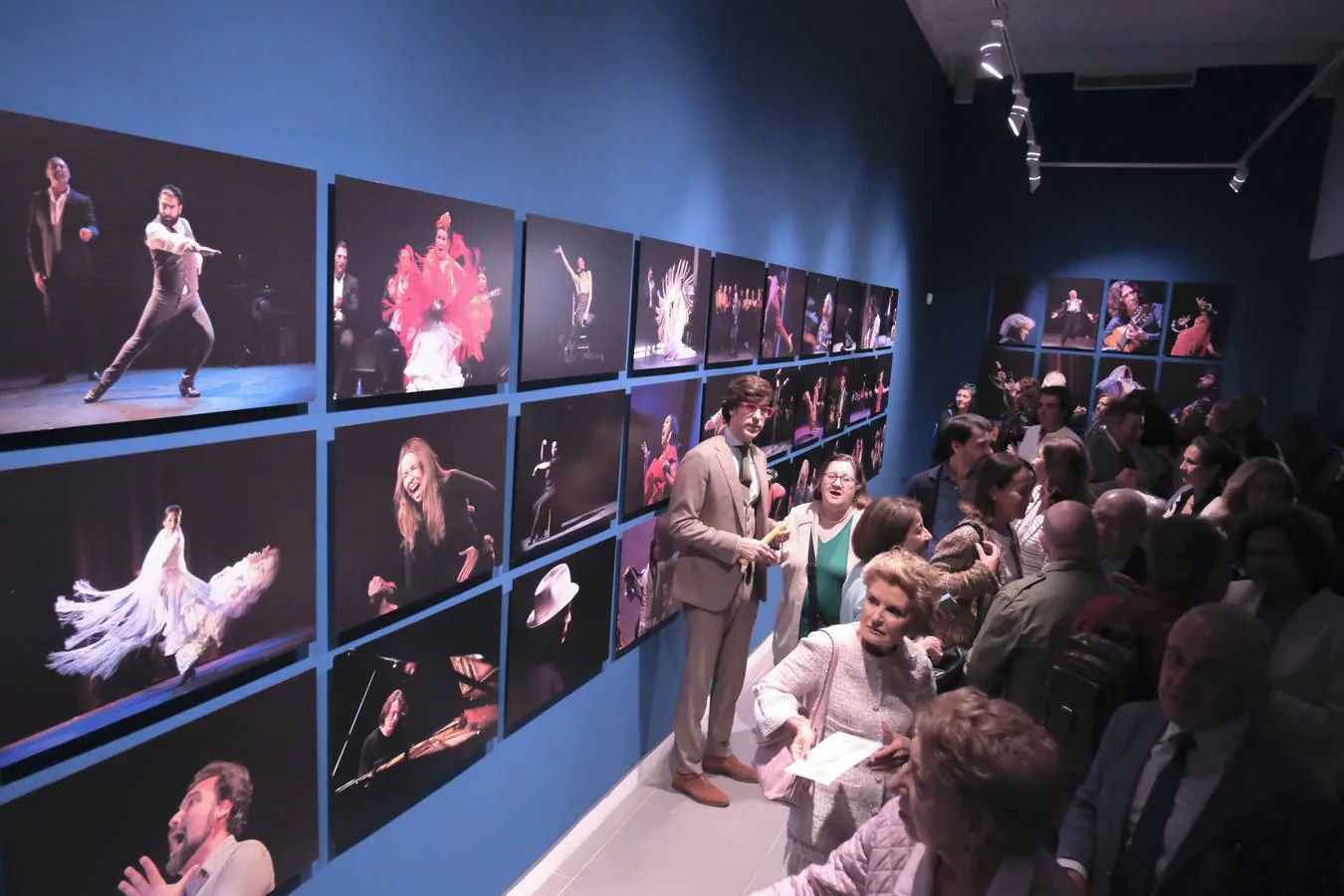 Imágenes de las exposiciones que celebran los 25 años de 'Los jueves  flamencos' en la Fundación Cajasol de Sevilla