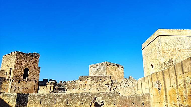 El Castillo de Alcalá de Guadaíra acoge de manera periódica visitas guiadas para conocer su historia