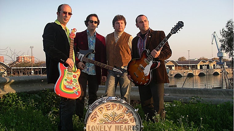 La formación musical de Los Escarabajos protagoniza un recital benéfico en la localidad de Tomares
