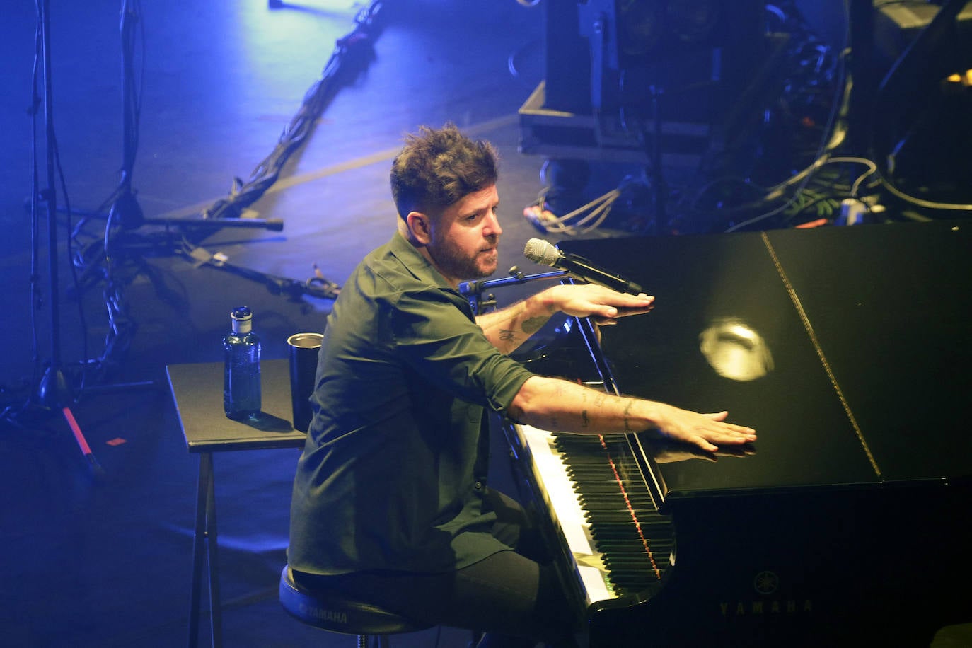 Pablo López ofrece un concierto sensacional a su público en el Palacio de Exposiciones y Congresos de Sevilla